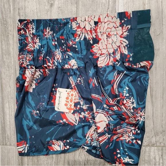 NWT FP movement the way home short - Picture 5 of 5